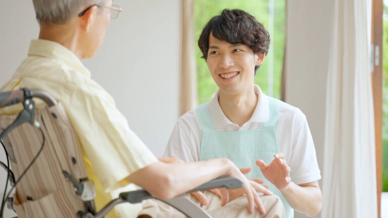 サービス付き高齢者向け住宅とは？サービス内容や費用、特徴を他