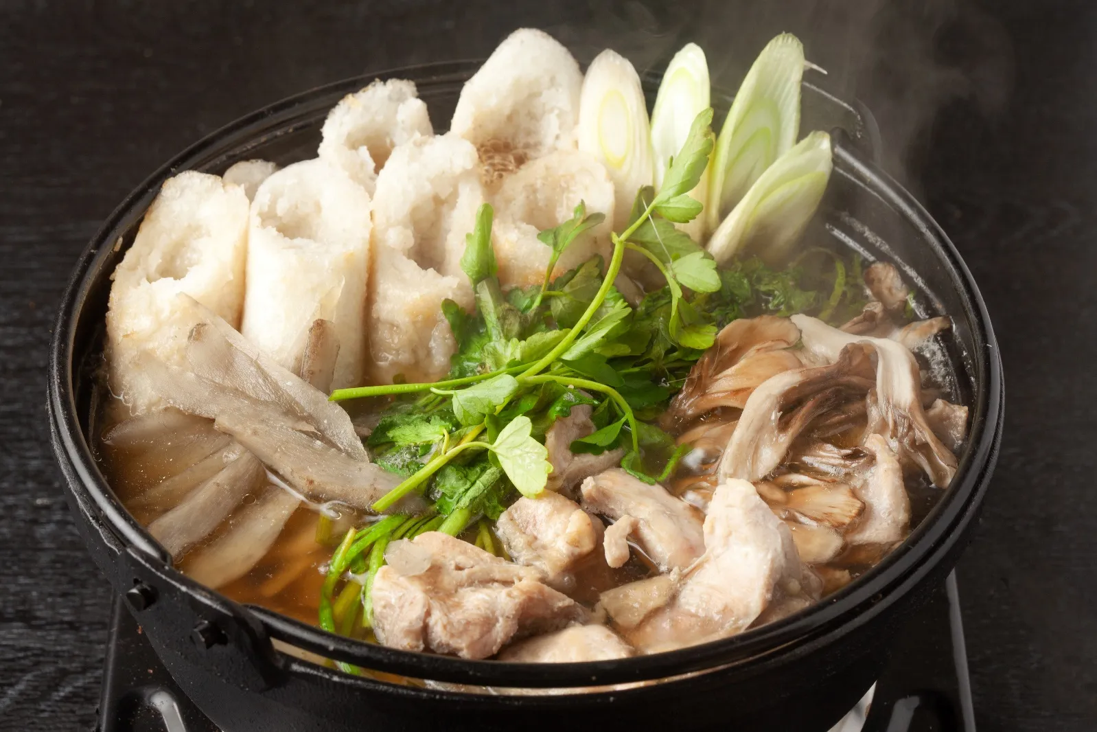 総合分析：秋田県モデルの特質と生存戦略