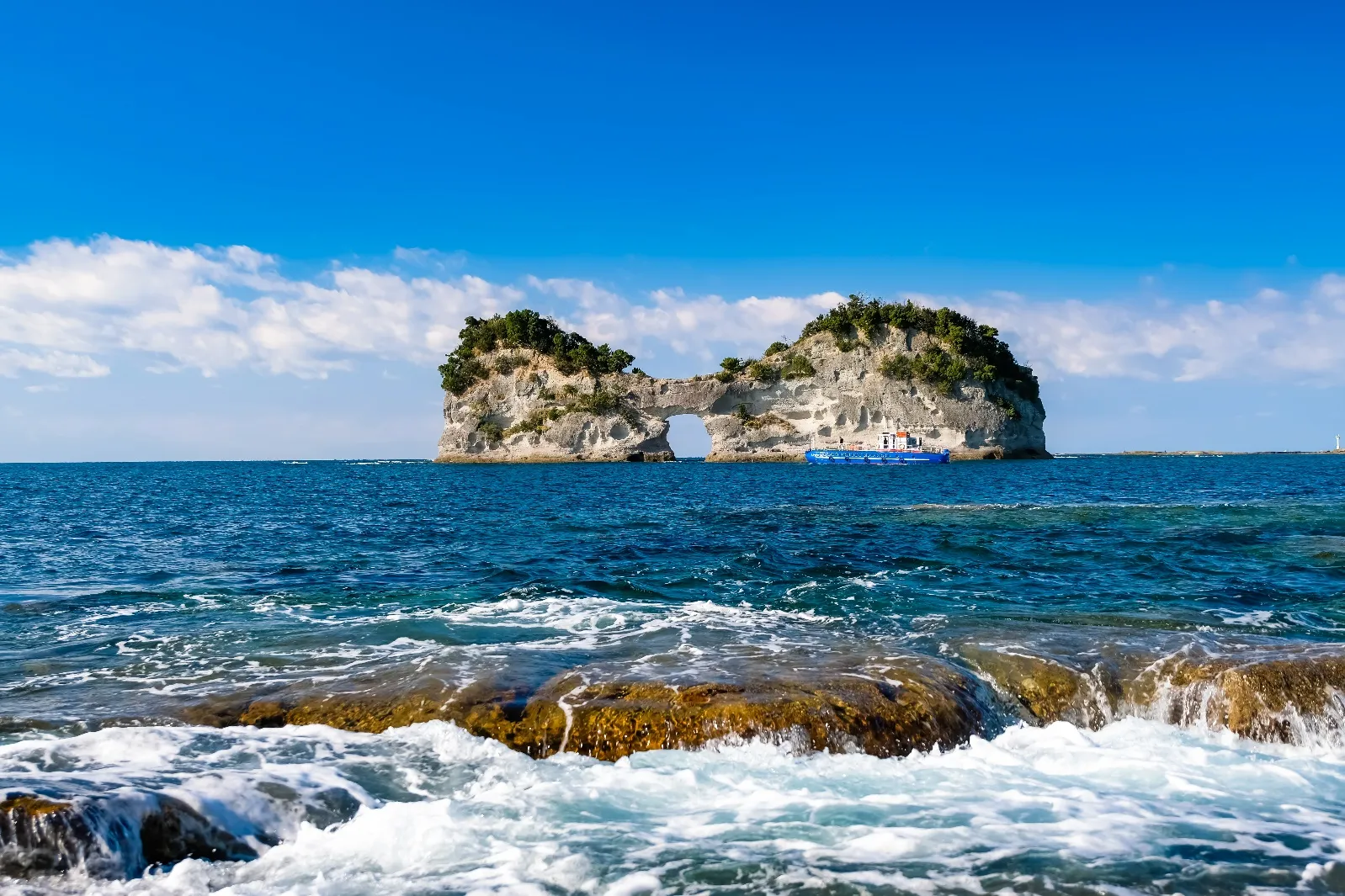 円月島