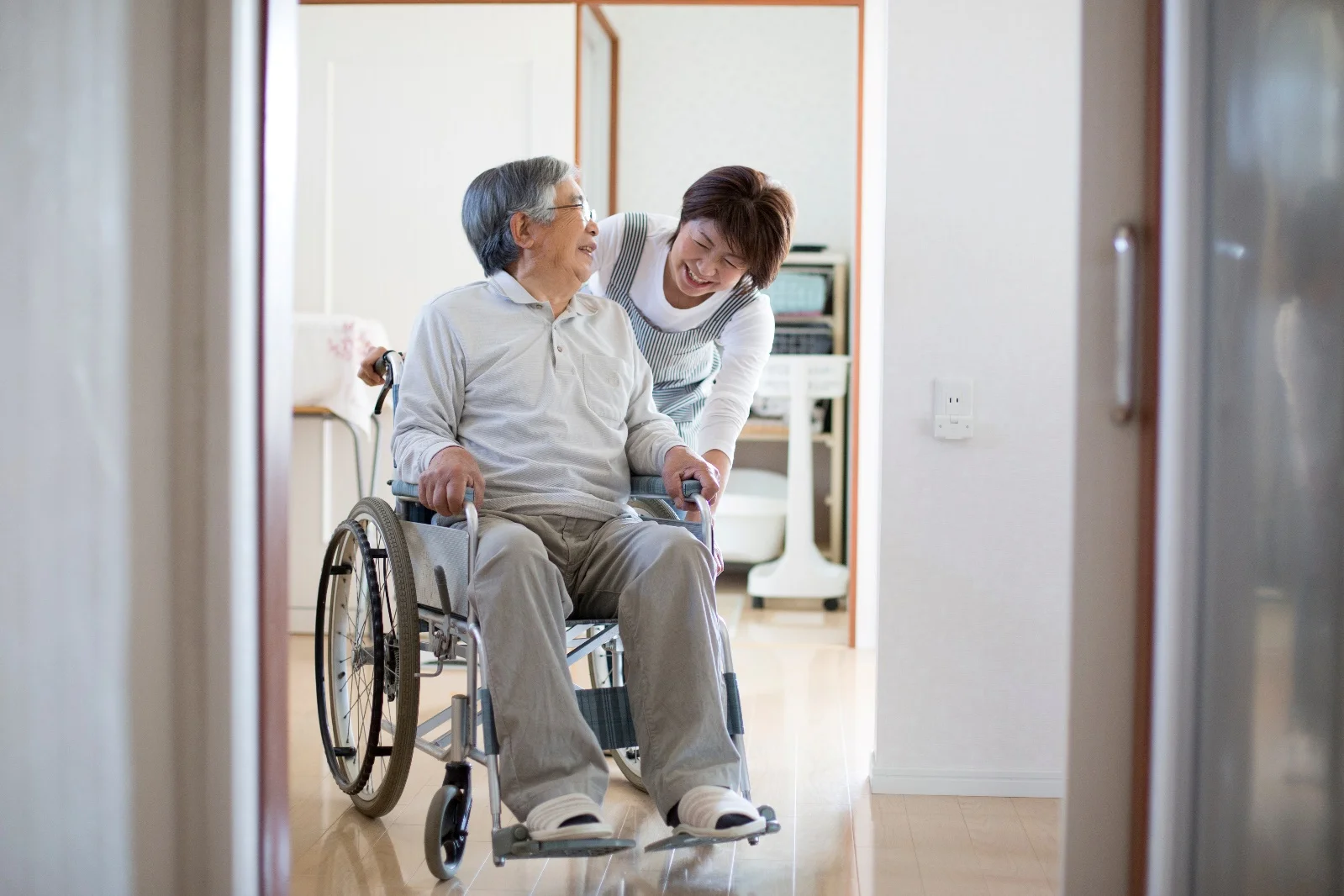 在宅介護の理想と現実:なぜ「心」が折れるのか