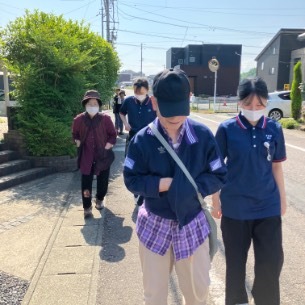 看護実習生と一緒に