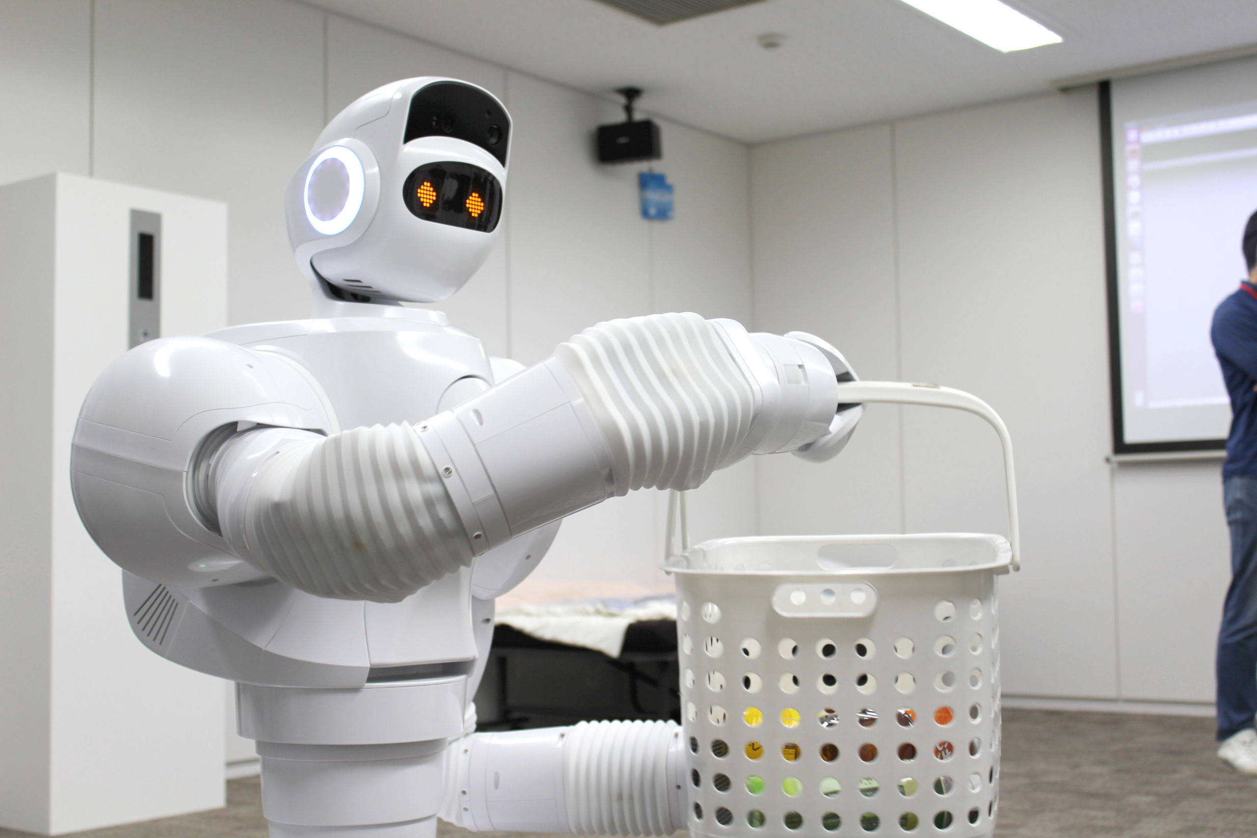 AI搭載型ロボット「アイオロス・ロボット」 学研グループ2社で本格導入開始